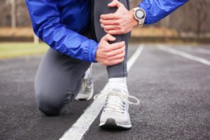 Przyczyny bólu piszczeli podczas chodzenia, biegania i w czasie spoczynku