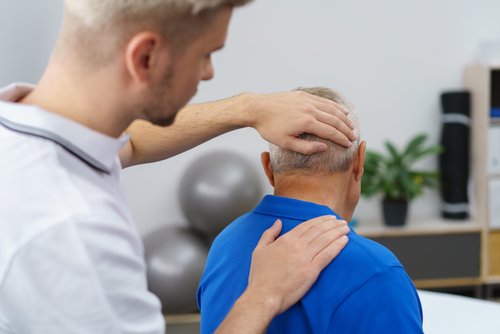 W leczeniu kręczu szyi ważną rolę odgrywa kołnierz ortopedyczny