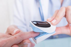 Pulsoksymetr pozwala kontrolować wysycenie krwi tlenem - brandvital.eu