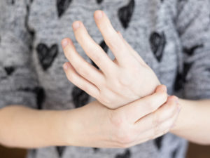 Drętwienie lewej ręki - przyczyny - brandvital.eu