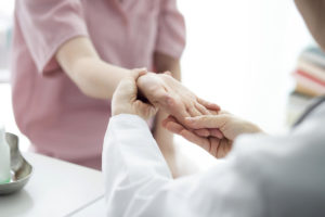 badanie drętwiących rąk u lekarza