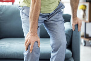ból kolana przy zginaniu kolana
